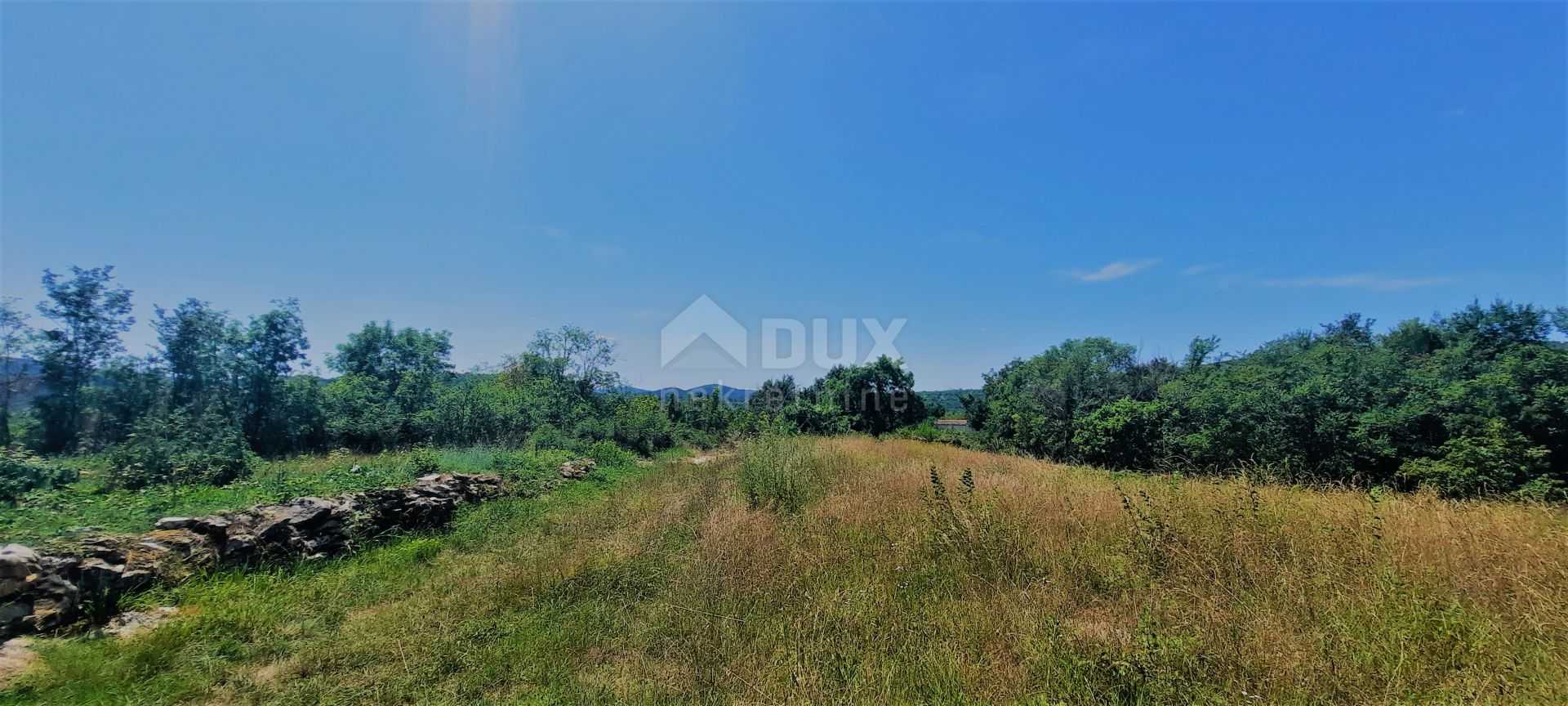 Land in Buzet, Istria County 11977376