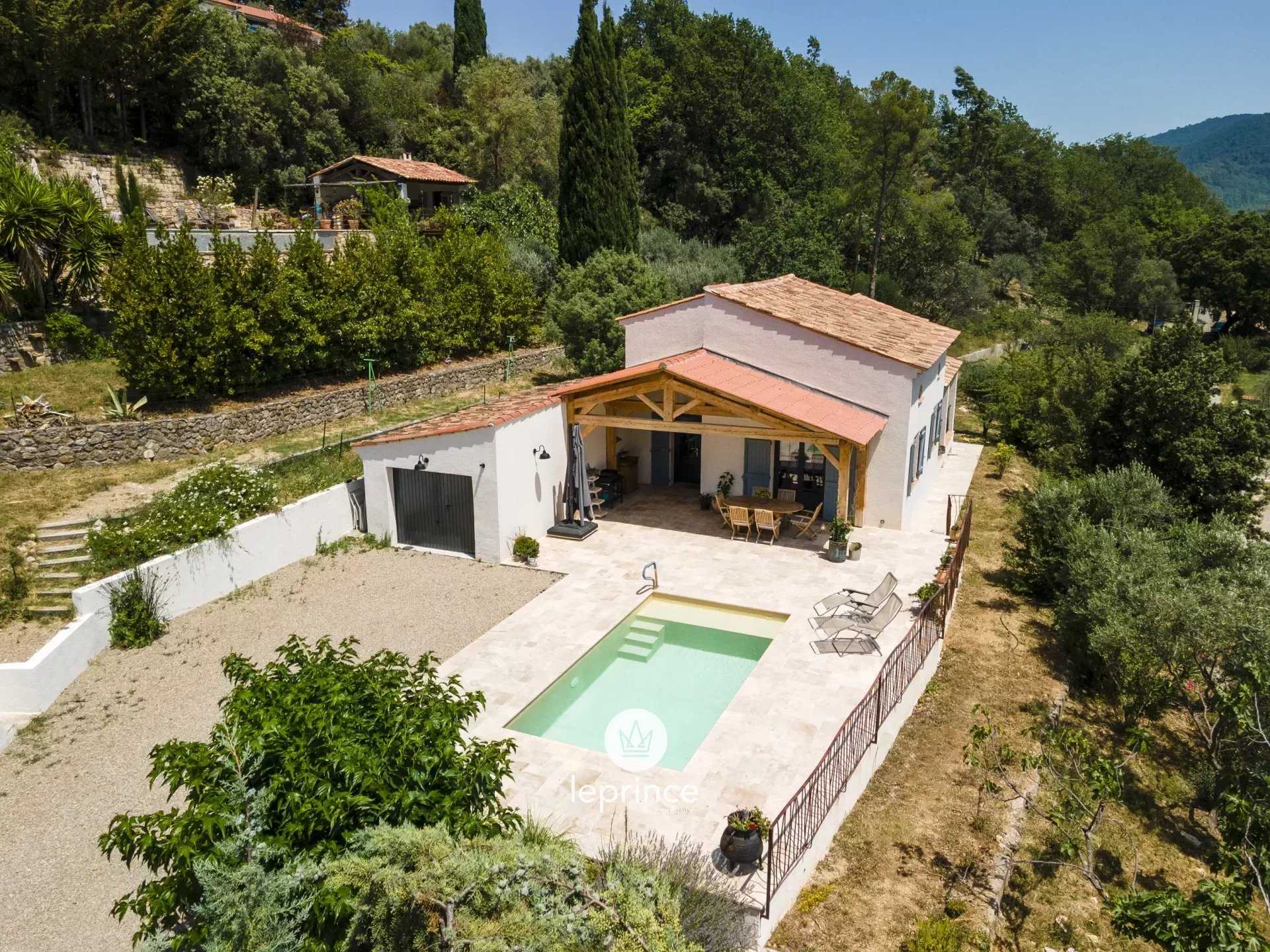 rumah dalam Bargemon, Provence-Alpes-Côte d'Azur 11977801