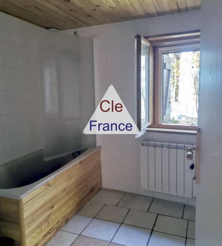 casa en Saint-Bonnet-prés-Orcival, Auvernia-Ródano-Alpes 11978012