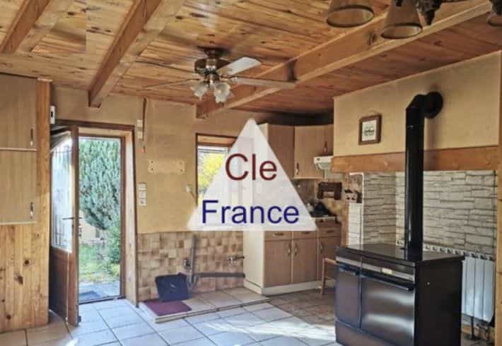 House in Saint-Bonnet-pres-Orcival, Auvergne-Rhone-Alpes 11978012