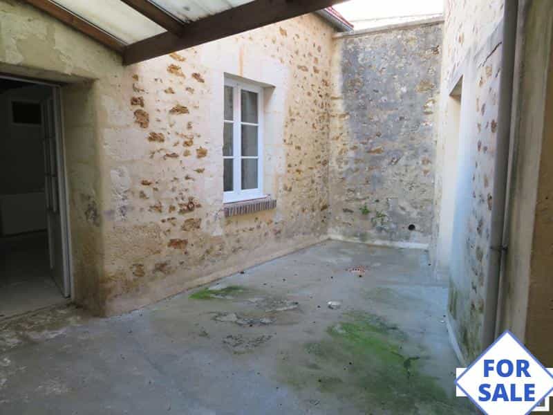 Dom w Saint-Langis-les-Mortagne, Normandia 11978032