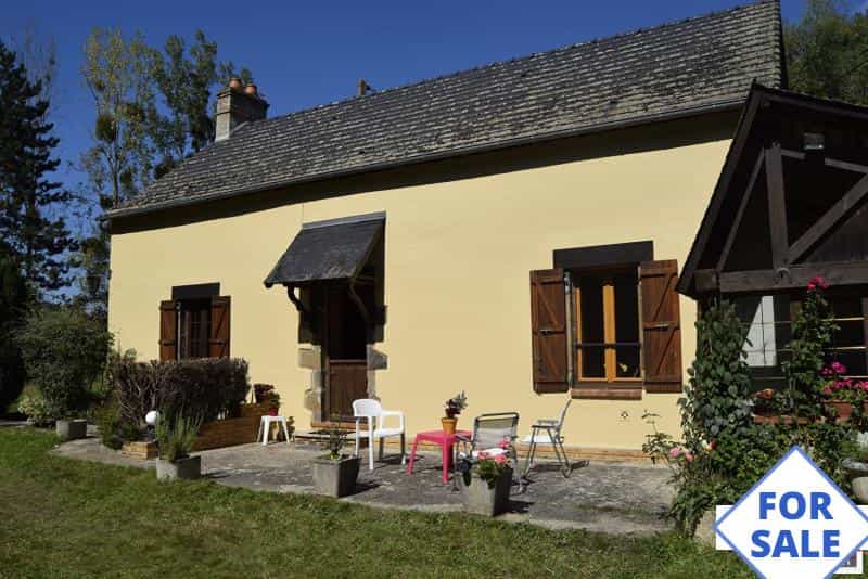 casa en Saint-Léonard-des-Bois, Países del Loira 11978057