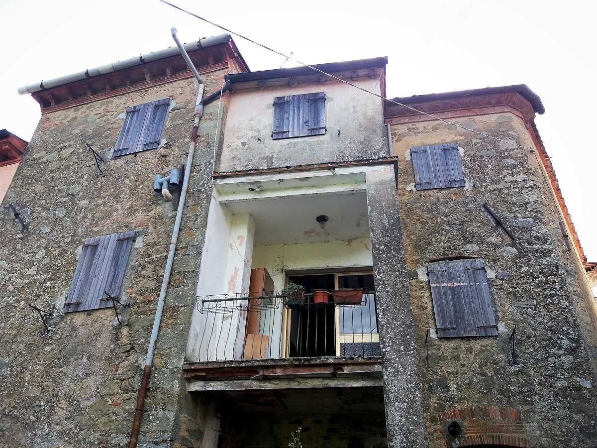 жилой дом в Баньи-ди-Лукка, Тоскана 11978233