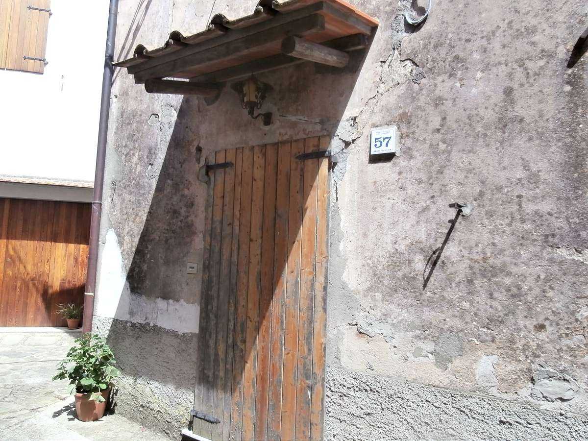 Talo sisään Bagni di Lucca, Toscana 11978233