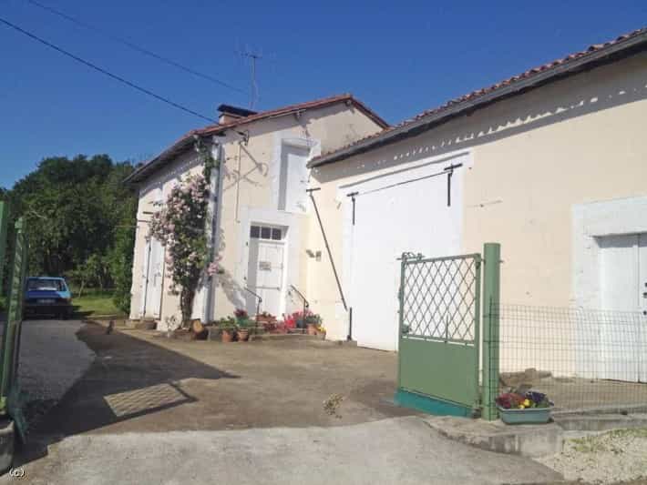 Haus im Nanteuil-en-Vallée, Neu-Aquitanien 11978340