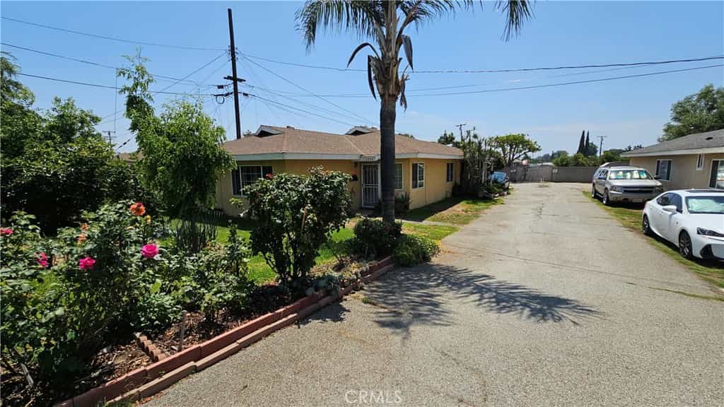 жилой дом в Covina, Калифорния 11979558