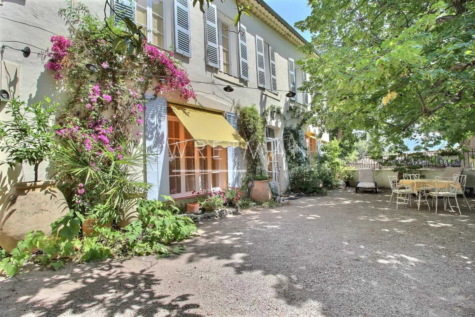 Rumah di Bargemon, Provence-Alpes-Cote d'Azur 11980682