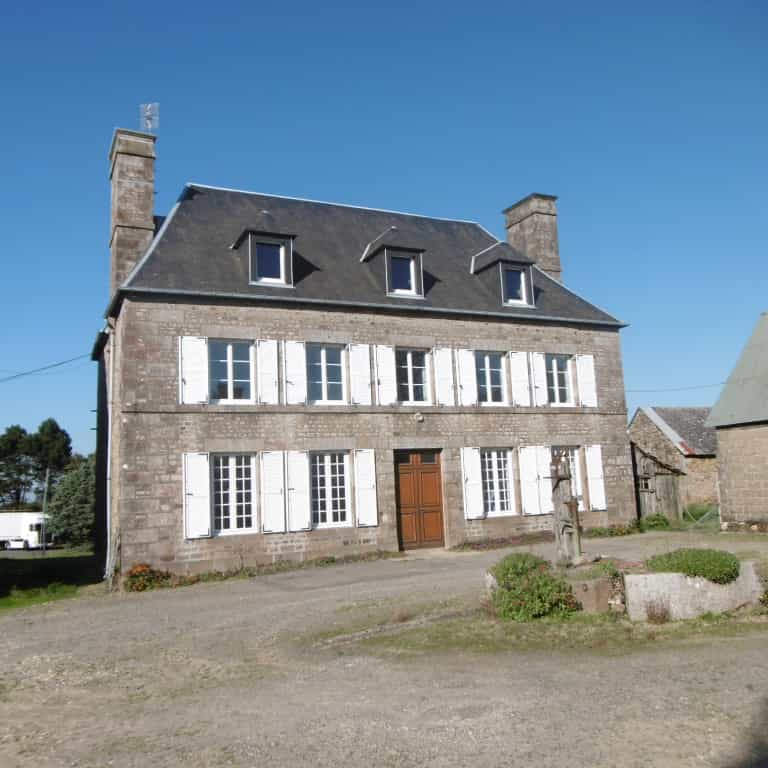 Talo sisään Saint-Martin-de-Landelles, Normandie 11981226