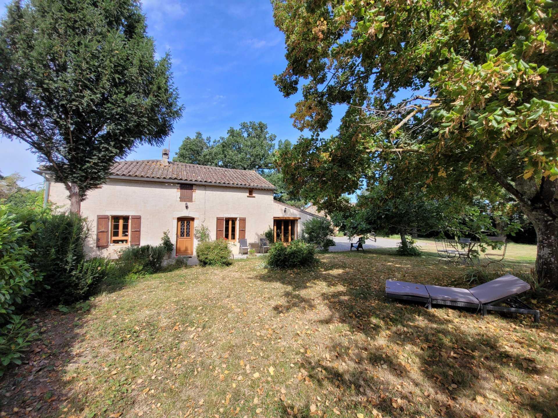 жилой дом в Auvillar, Occitanie 11981425