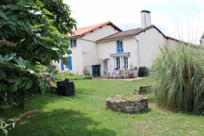 Rumah di Villefagnan, Nouvelle-Aquitaine 11981455