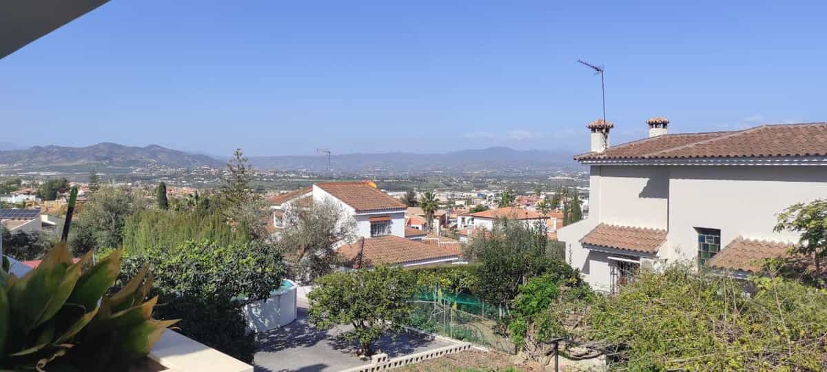 房子 在 Alhaurín de la Torre, Andalucía 11981589