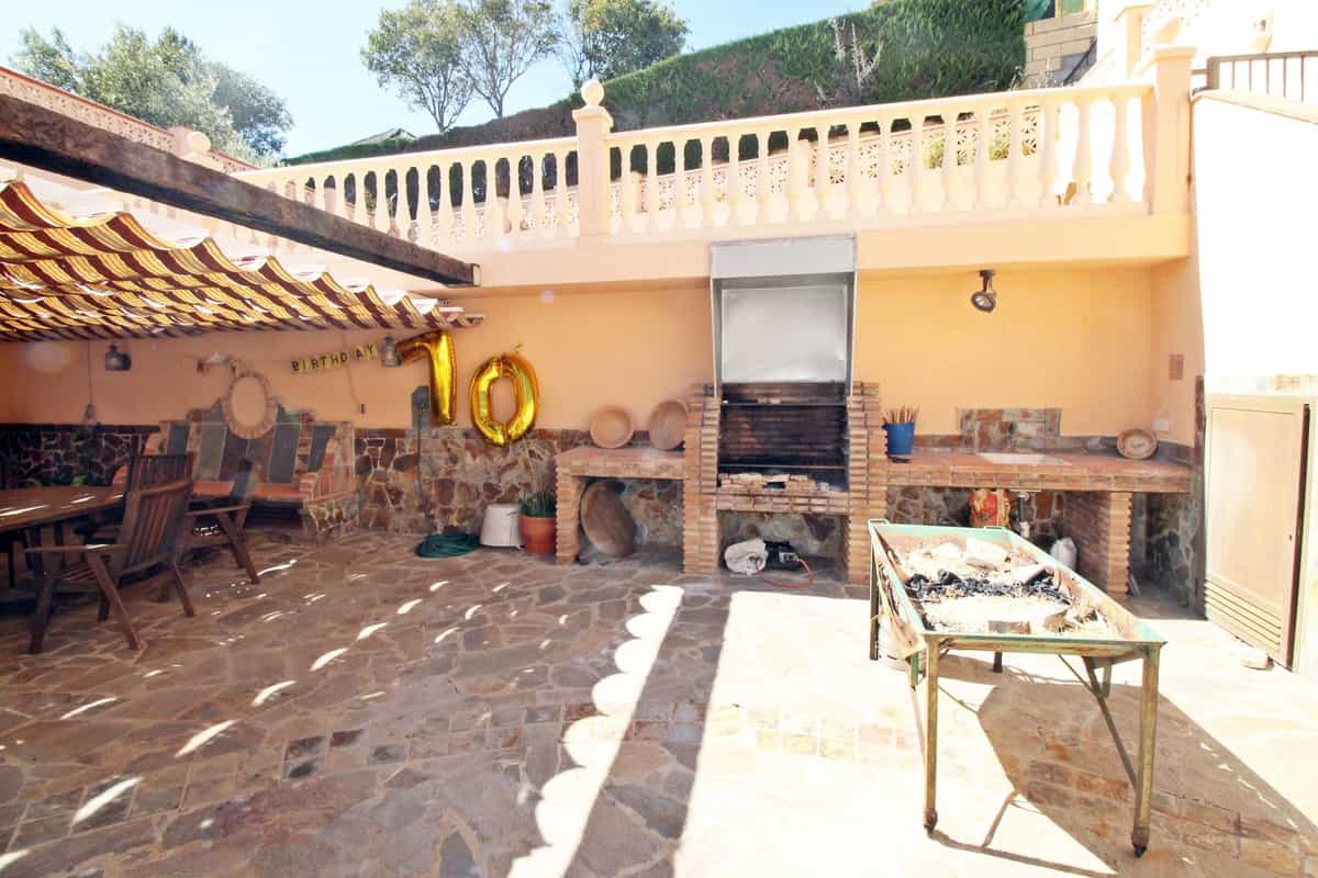 rumah dalam Benalmadena, Andalusia 11981798