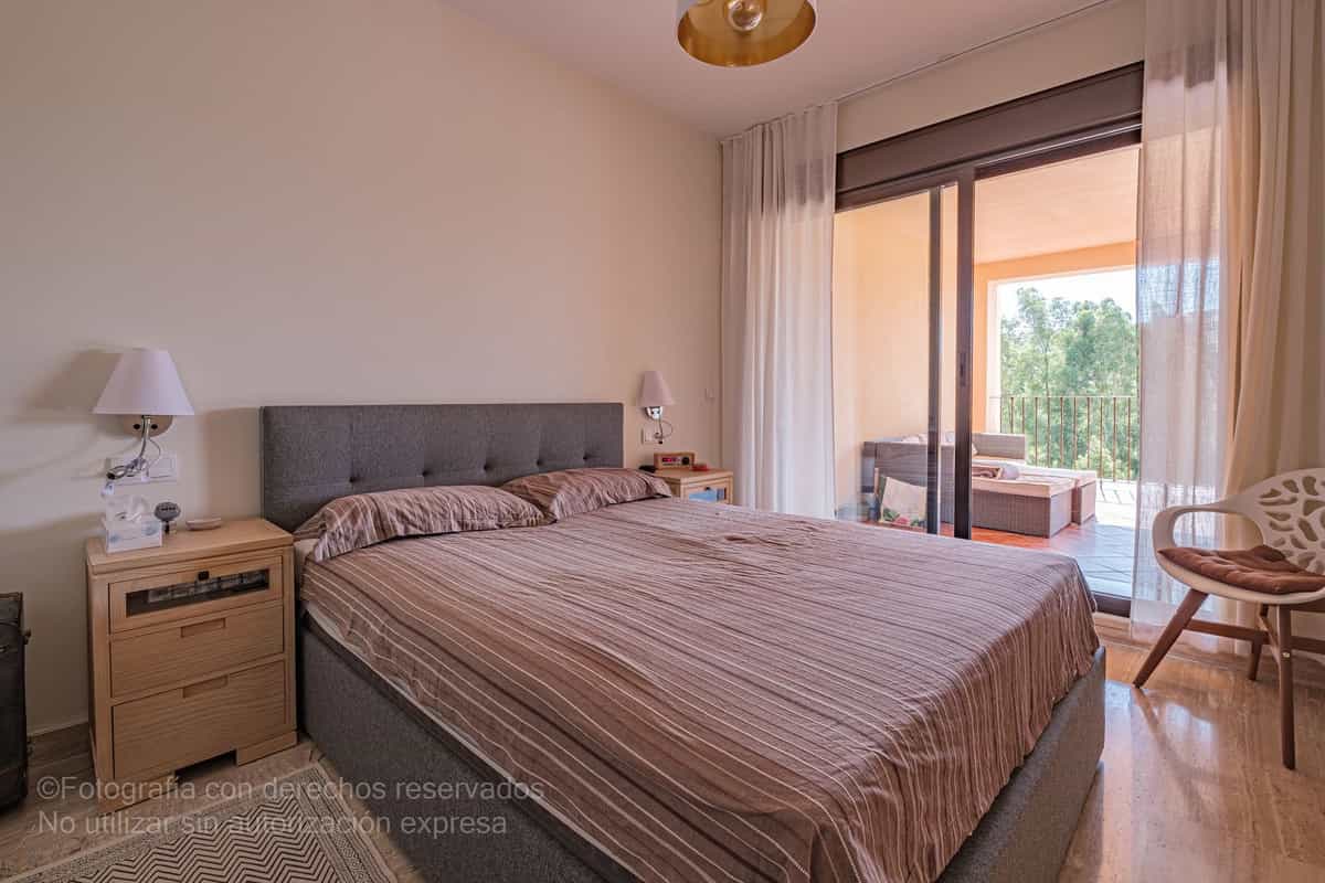 Condominium in Estepona, Andalucía 11982033