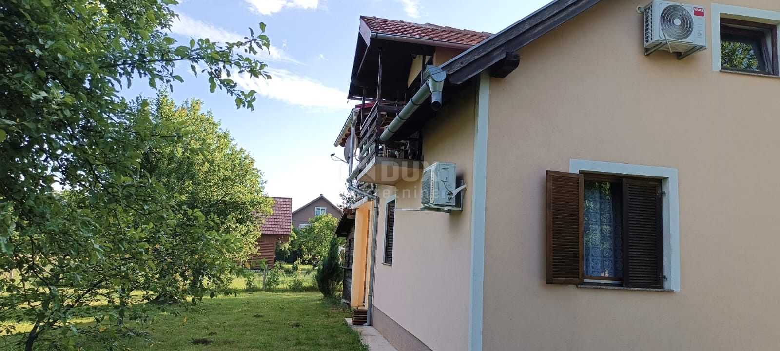 房子 在 Otočac, Lika-Senj County 11983965