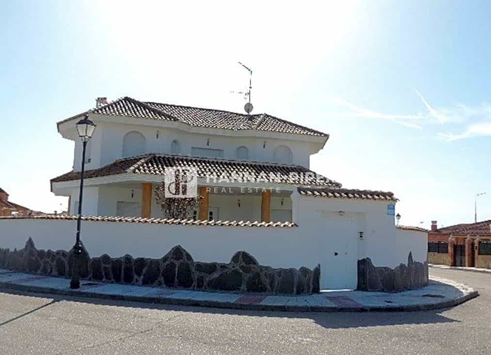 Hus i Villa del Prado, Comunidad de Madrid 11984002