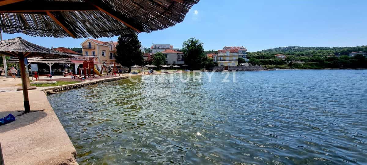 Hus i Tkon, Zadarska županija 11984052