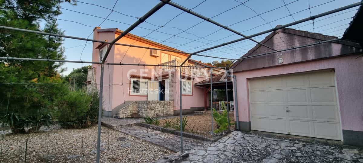 σπίτι σε Tkon, Zadarska Zupanija 11984052