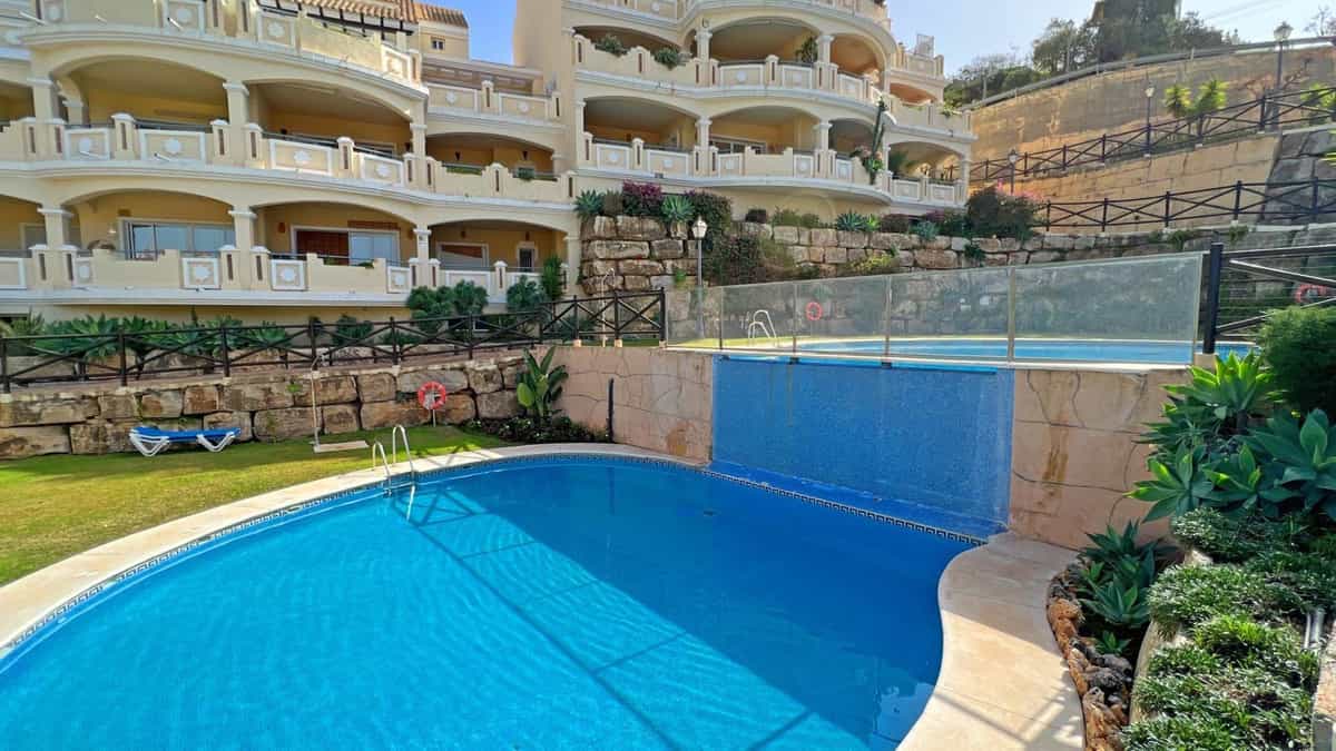 Condominium in Marbella, Andalusië 11984066