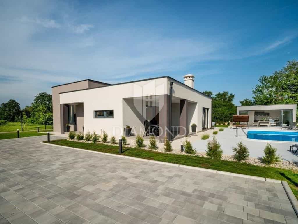 House in Labin, Istarska Zupanija 11984195