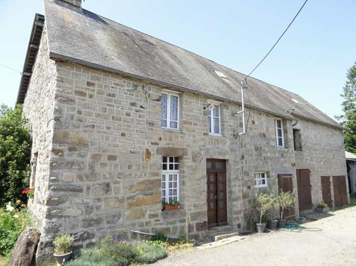 rumah dalam Saint-Georges-de-Rouelley, Normandie 11984689