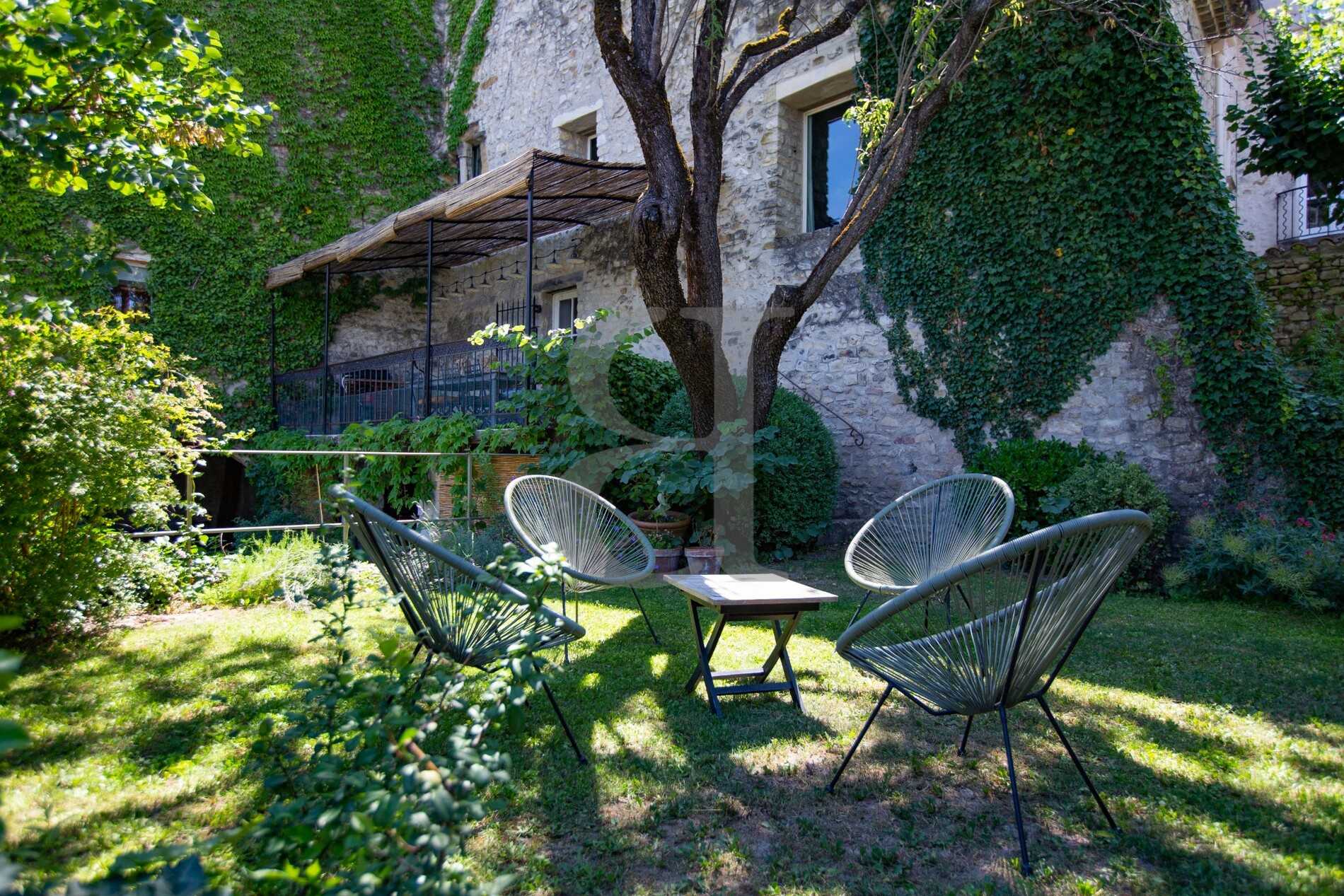 casa en Vaison-la-Romaine, Provence-Alpes-Côte d'Azur 11984695