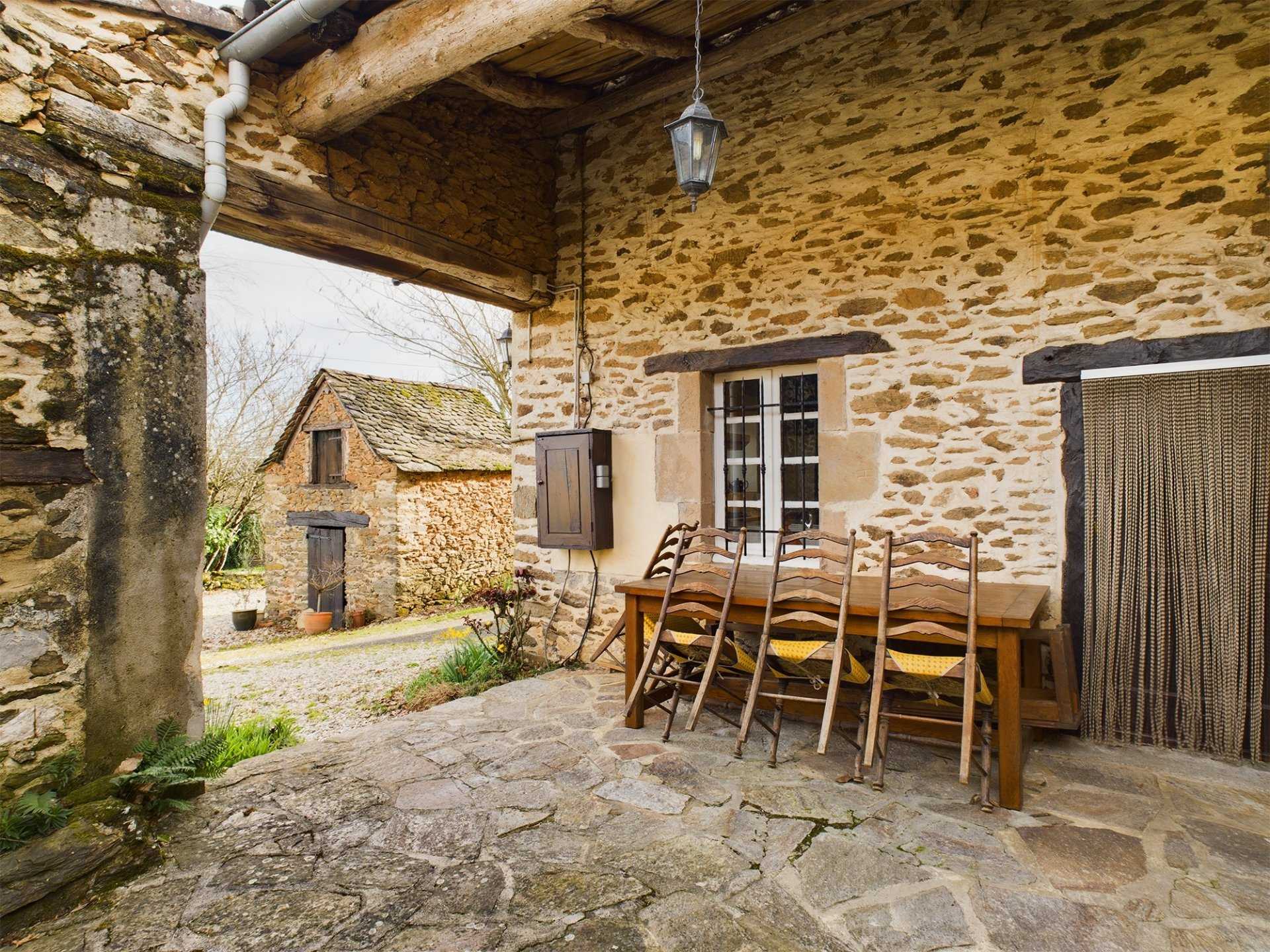 rumah dalam Montirat, Occitanie 11984712