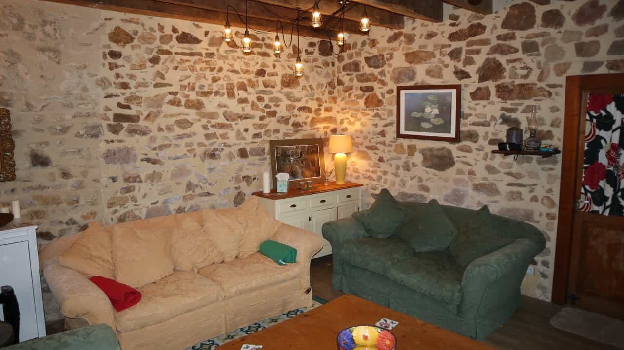 Huis in Lesterps, Nouvelle-Aquitaine 11984713