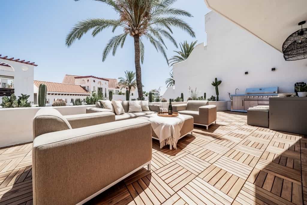 Condominium in Marbella, Andalusia 11985467