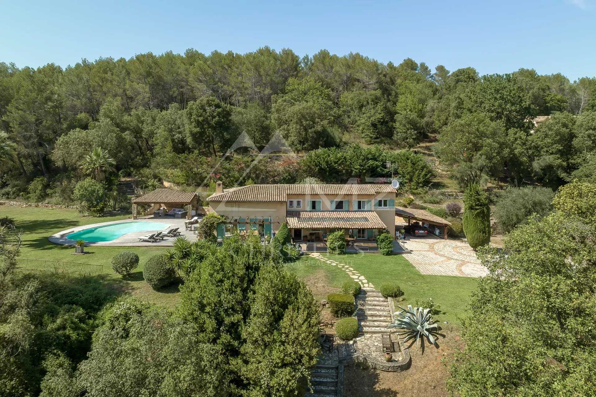 House in Valbonne, Provence-Alpes-Cote d'Azur 11988236