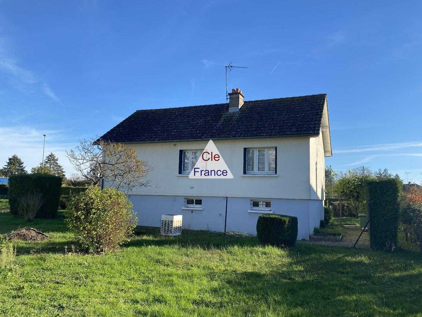 House in Bleneau, Bourgogne-Franche-Comte 11988707