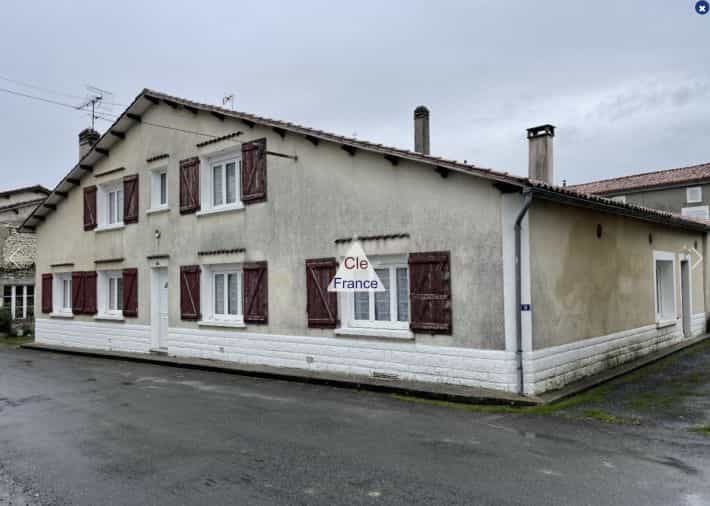房子 在 Coteaux-du-Blanzacais, Nouvelle-Aquitaine 11988711