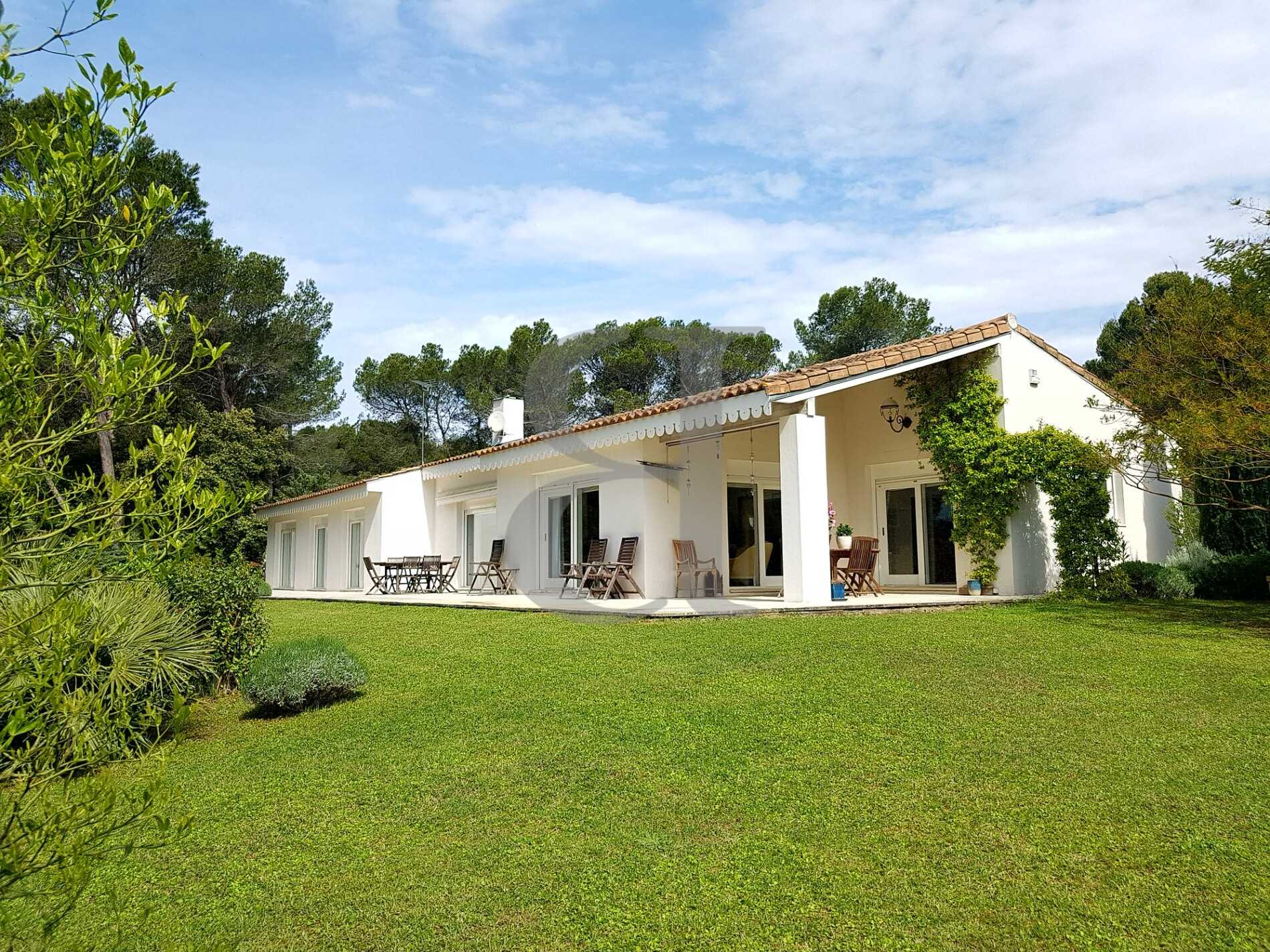 Casa nel Sainte-Cécile-les-Vignes, Provenza-Alpi-Costa Azzurra 11988935