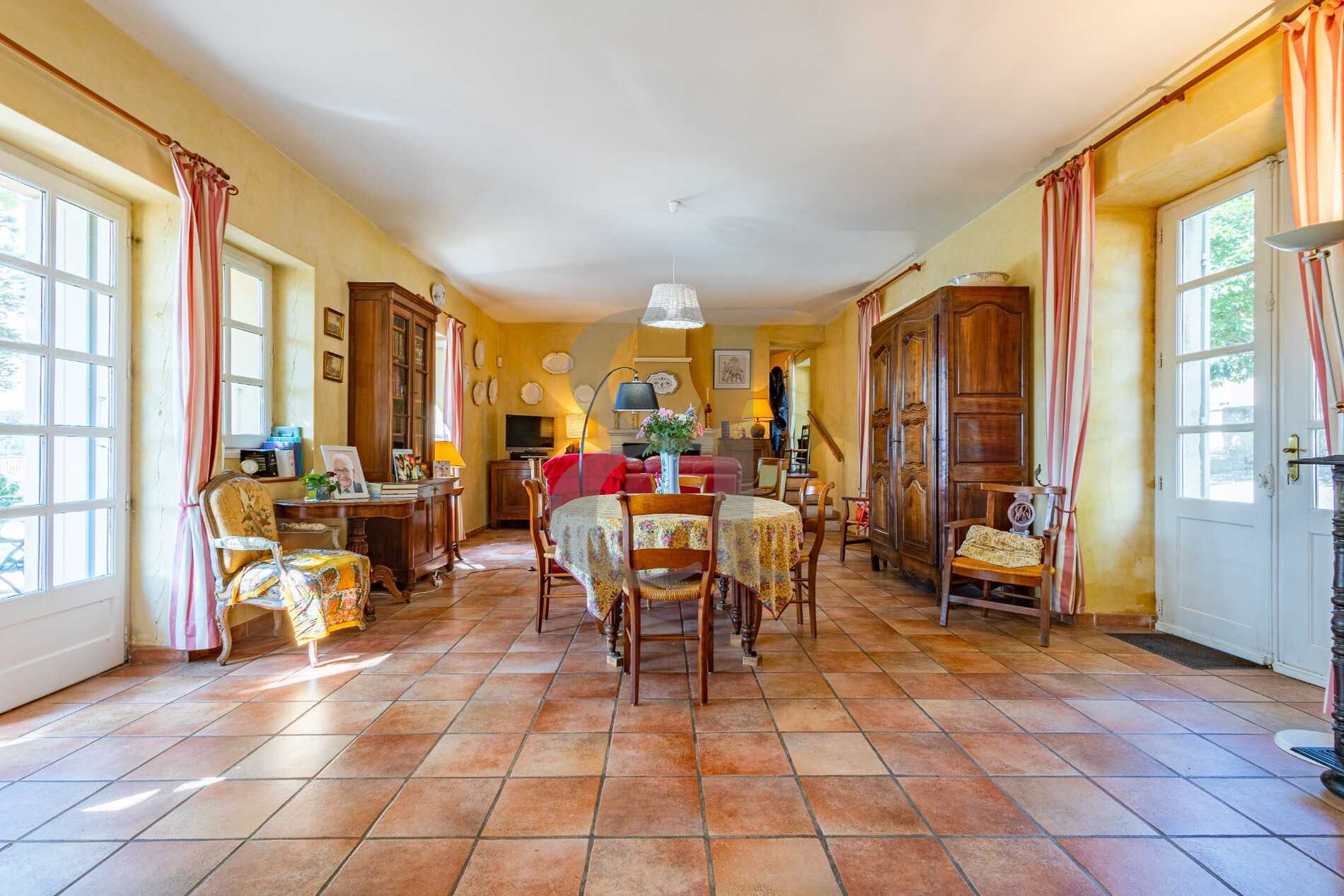 房子 在 Visan, Provence-Alpes-Côte d'Azur 11988939