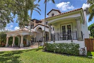 Eigentumswohnung im Alva, Florida 11990061