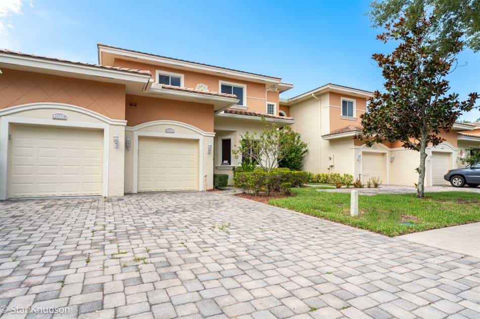 House in Vero Beach, Florida 11990073
