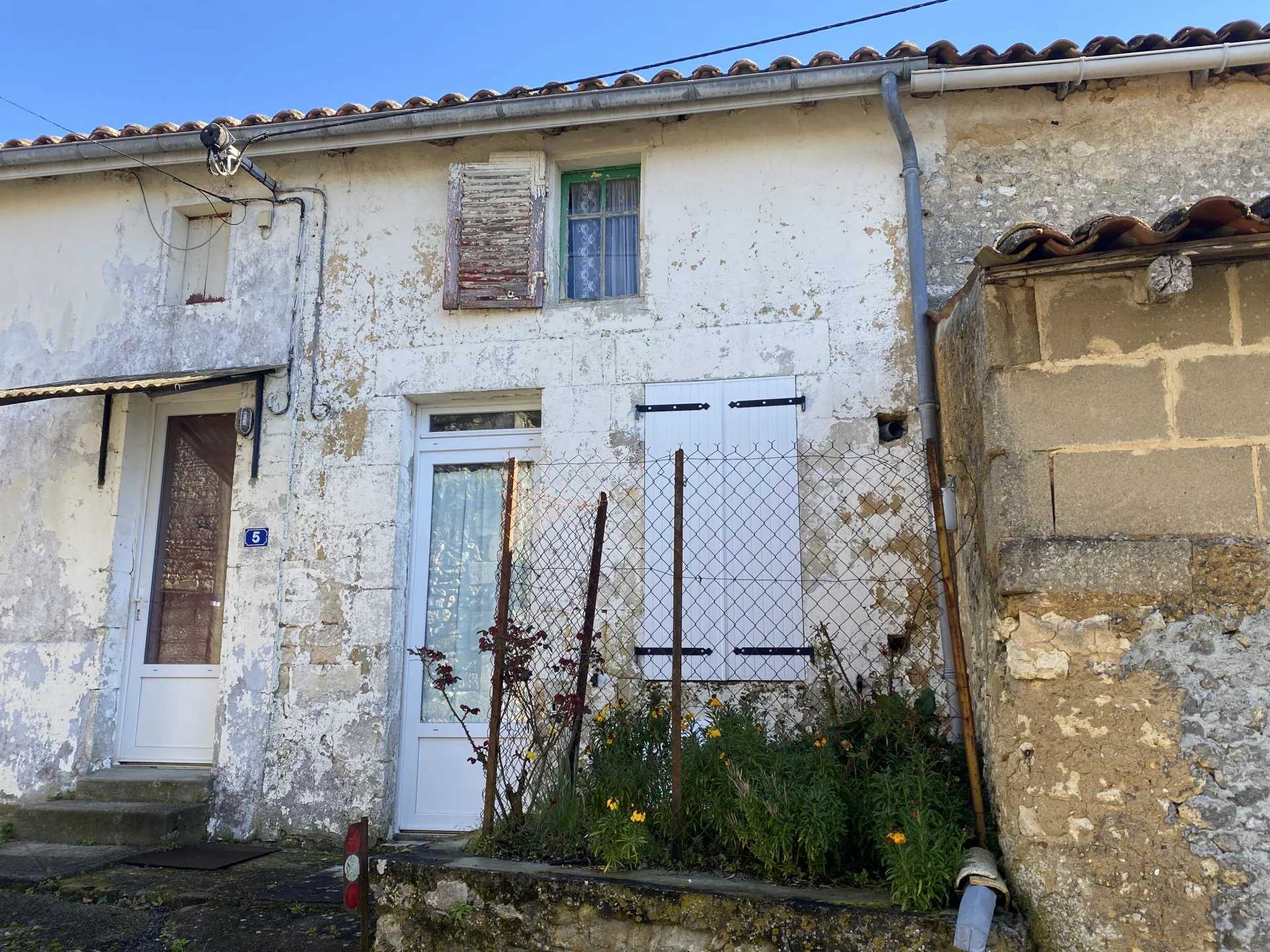 住宅 在 Mirambeau, Charente-Maritime 11990128