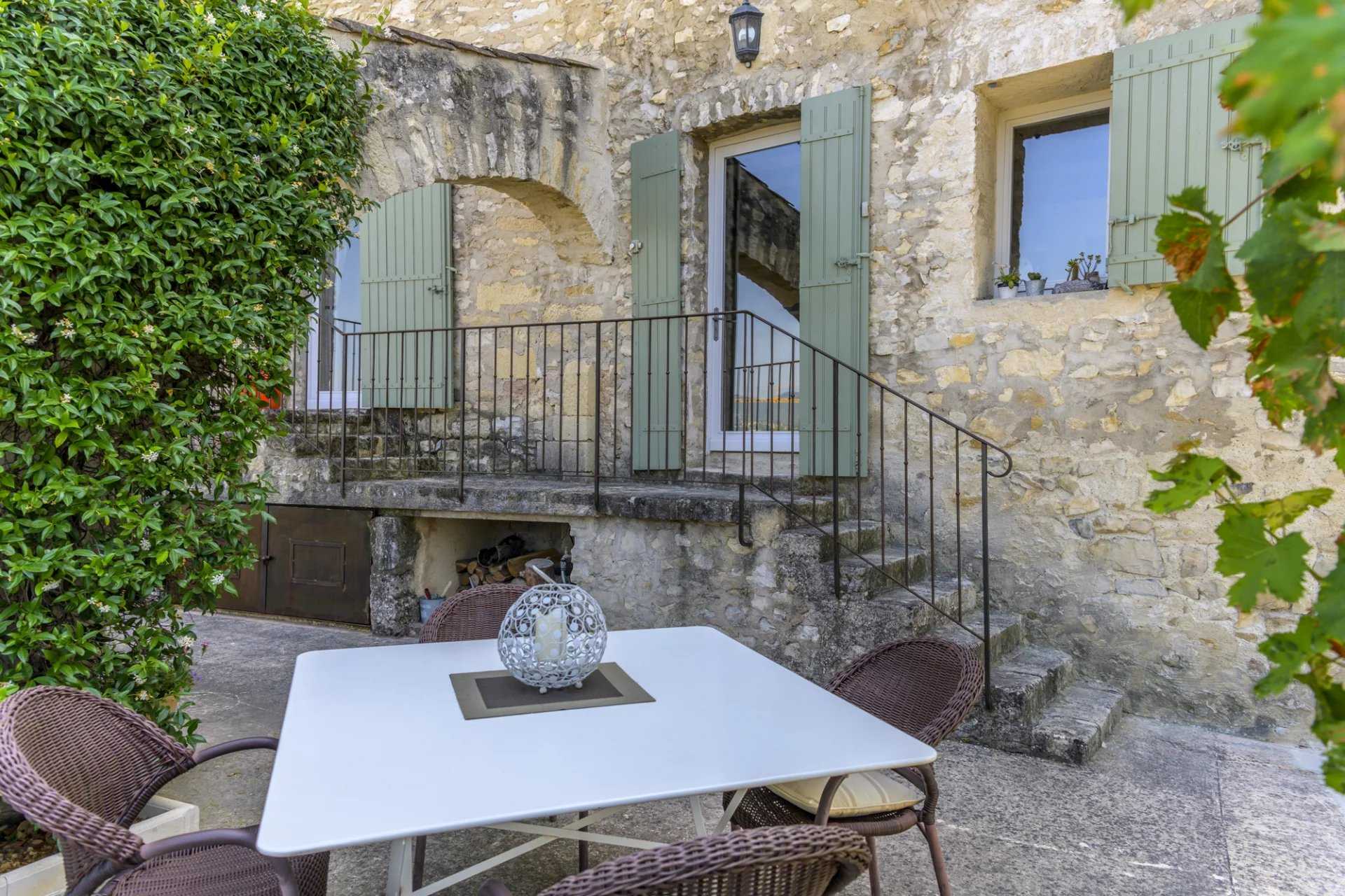 Hus i Vaison-la-Romaine, Provence-Alpes-Cote d'Azur 11990137