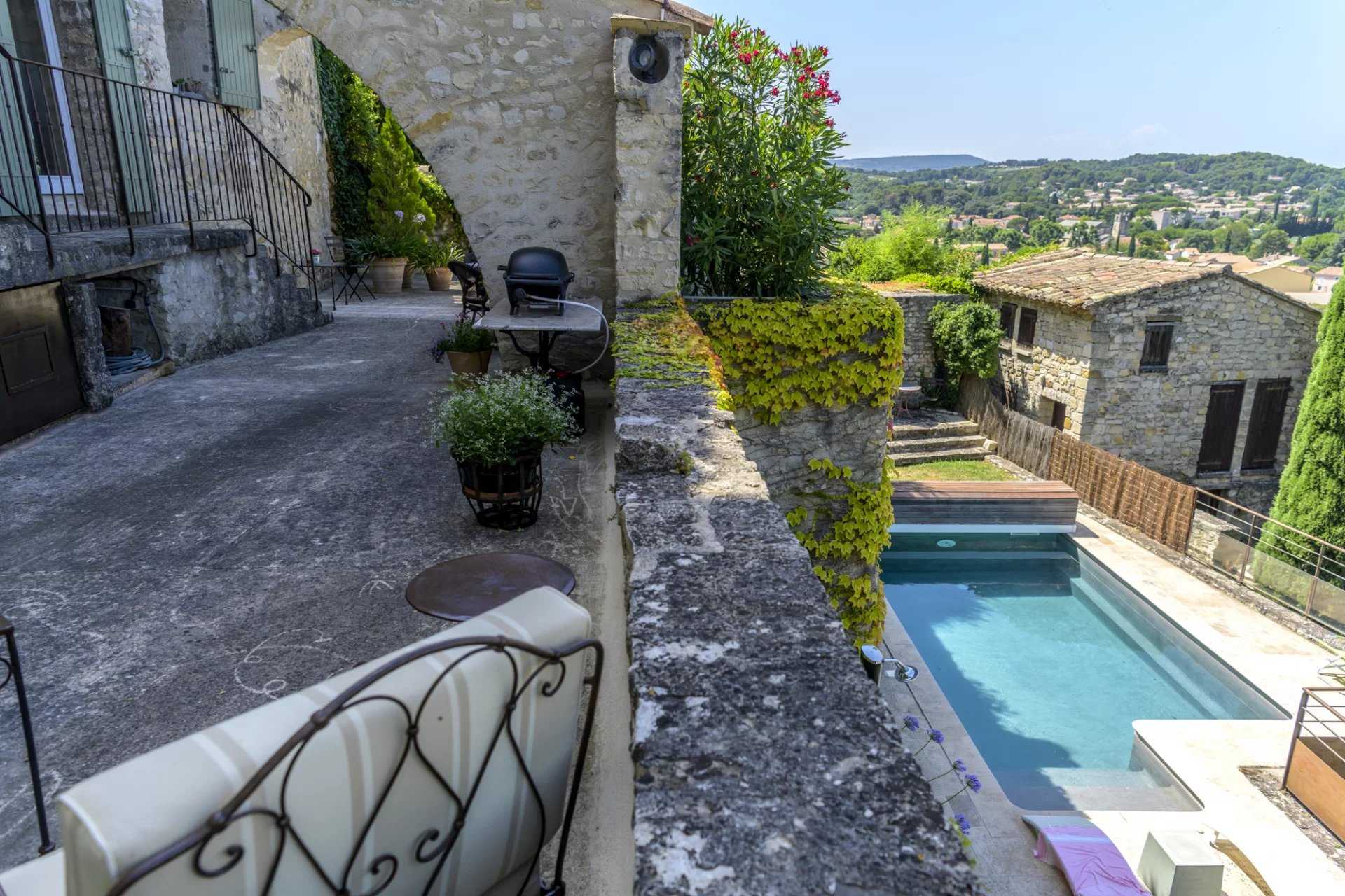 House in Vaison-la-Romaine, Provence-Alpes-Cote d'Azur 11990137