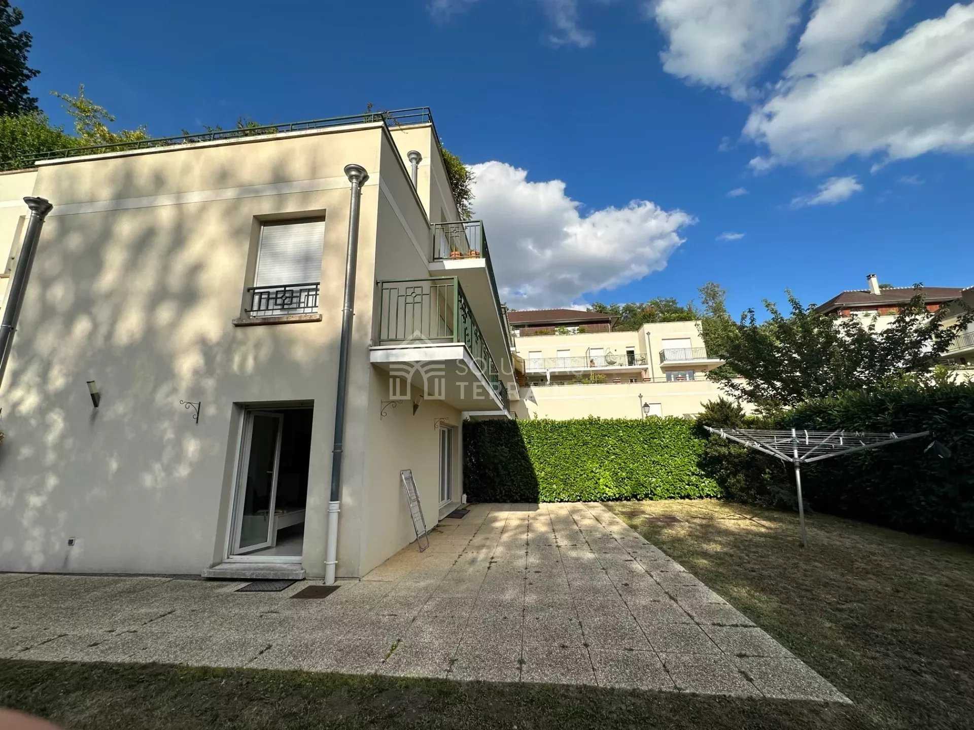 Residenziale nel Andilly, Val-d'Oise 11990139