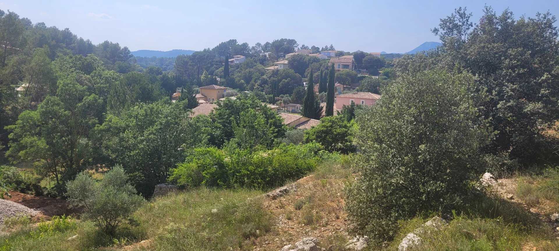Land in Carces, Provence-Alpes-Côte d'Azur 11990144