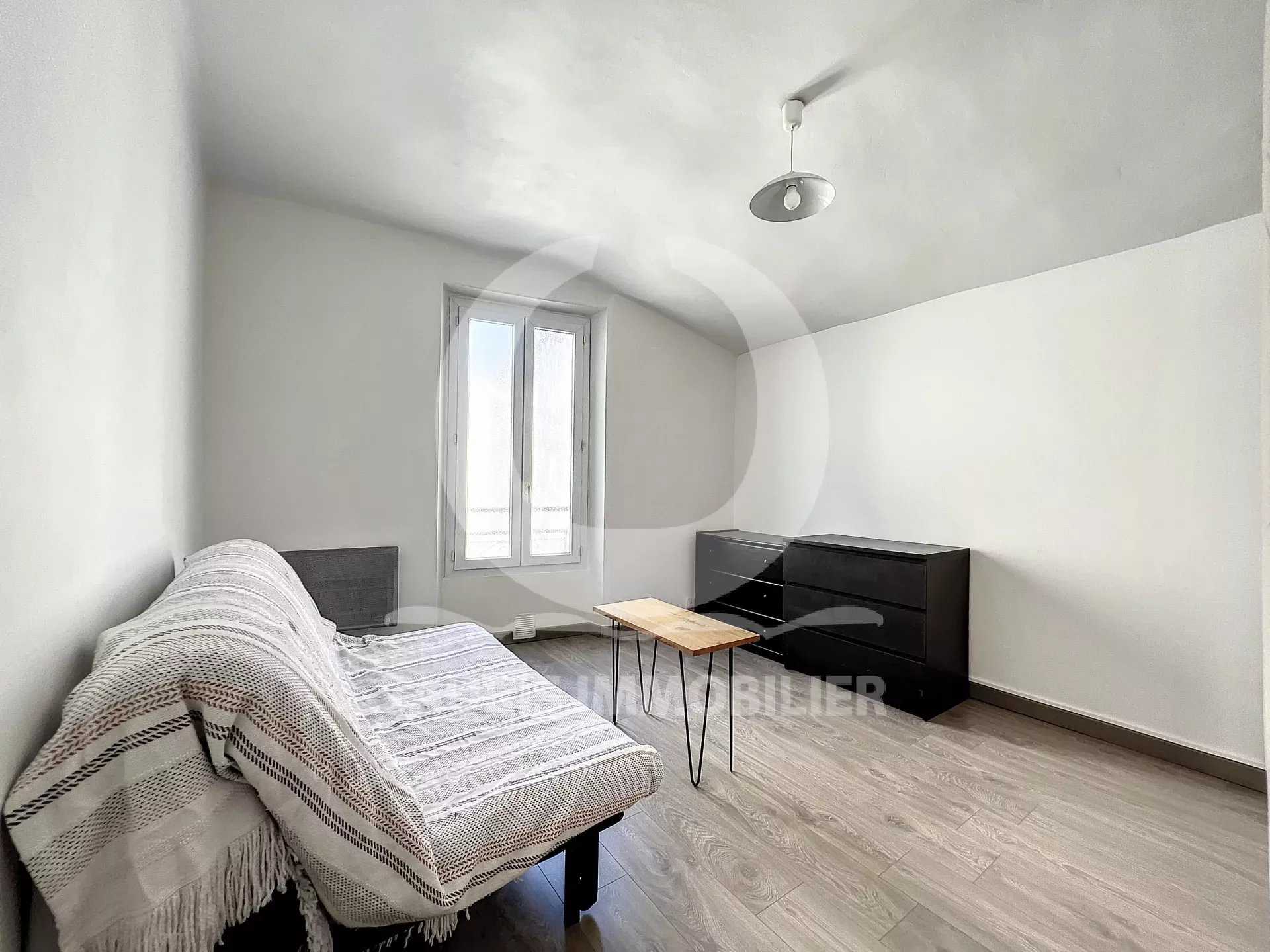 Condominium in Sint-Marthe, Provence-Alpes-Côte d'Azur 11990151
