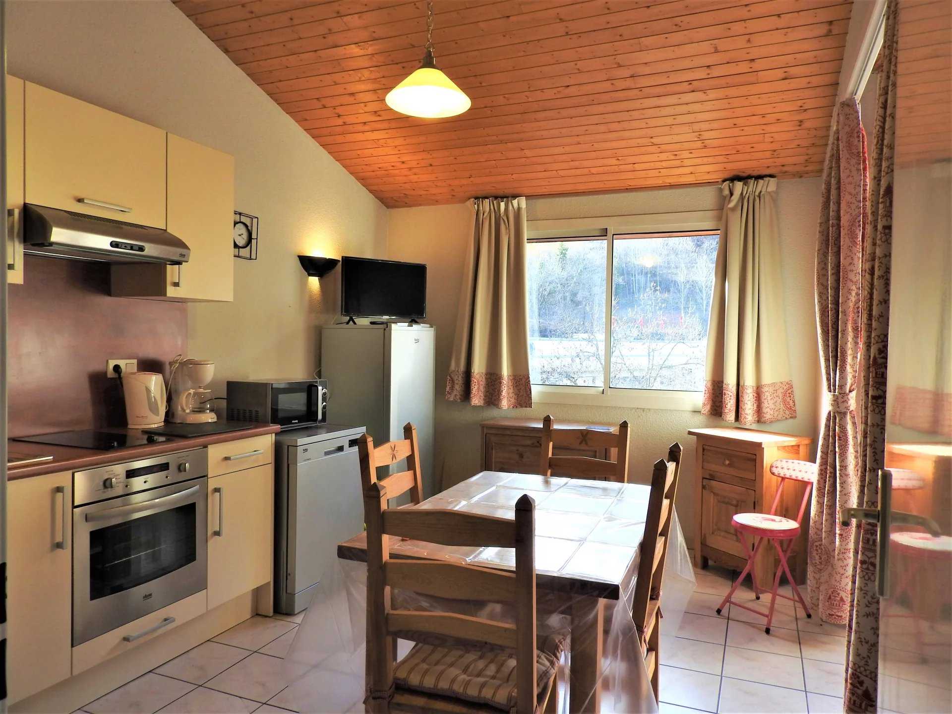 Condominium in Briancon, Provence-Alpes-Cote d'Azur 11990180