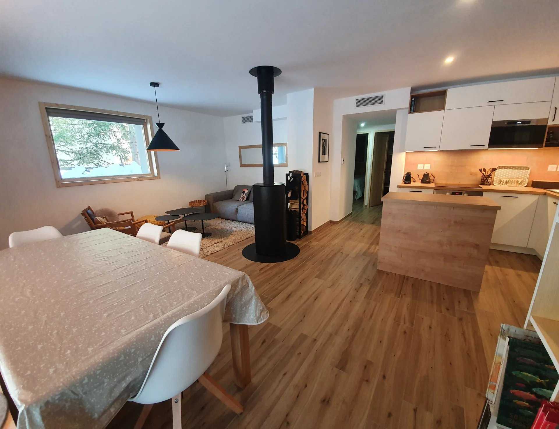 公寓 在 勒莫内捷莱班, 普罗旺斯-阿尔卑斯-蓝色海岸 11990200