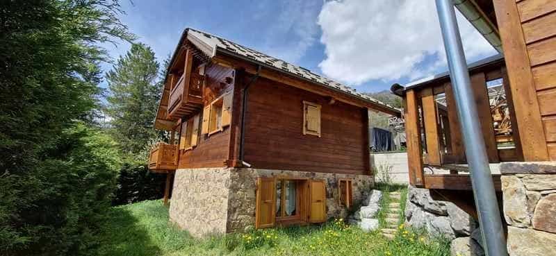 Dom w La Salle-les-Alpes, Provence-Alpes-Cote d'Azur 11990206