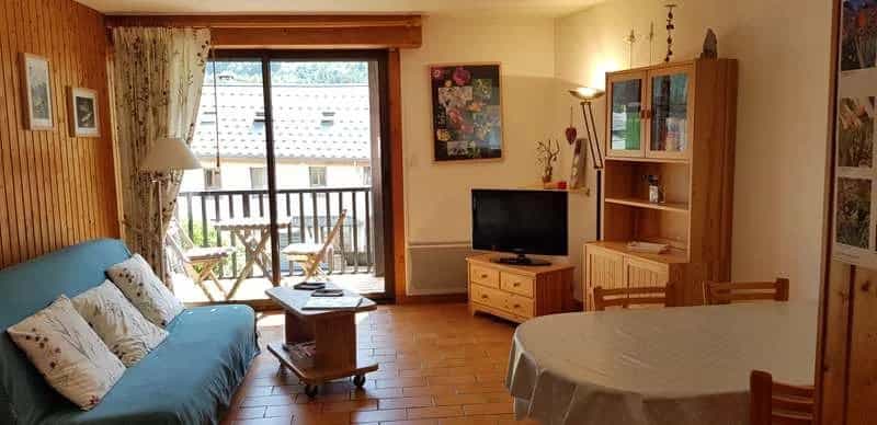 Condominium in Saint-Chaffrey, Provence-Alpes-Cote d'Azur 11990233