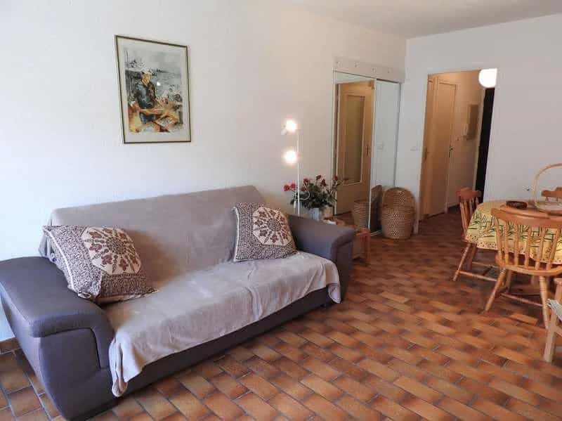 Condominium in Briancon, Provence-Alpes-Cote d'Azur 11990242