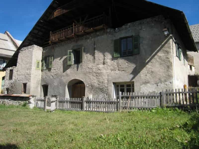 House in Saint-Chaffrey, Provence-Alpes-Cote d'Azur 11990243