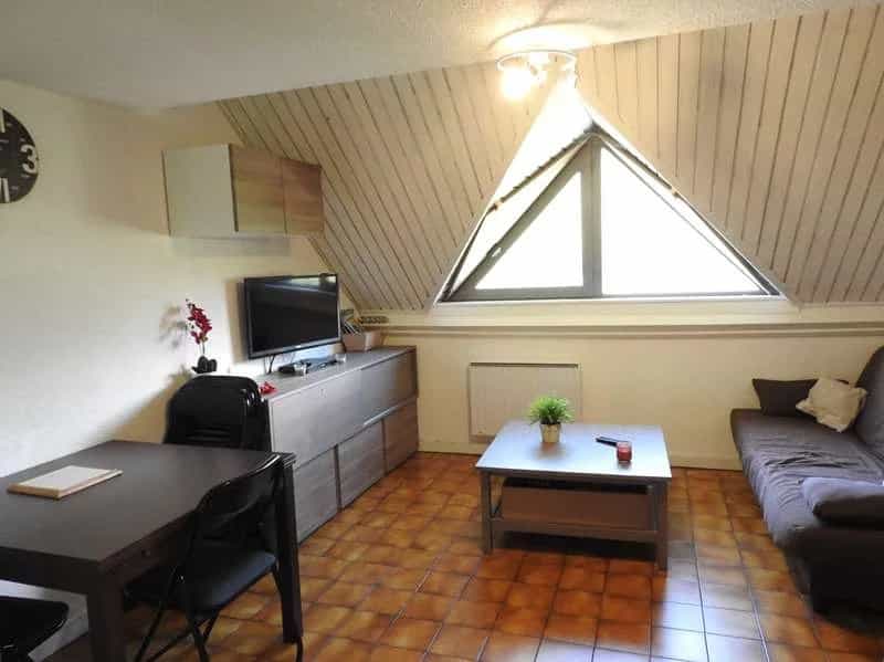 Condominium in Saint-Chaffrey, Provence-Alpes-Cote d'Azur 11990244