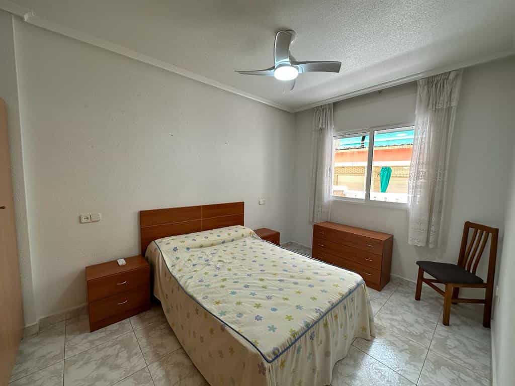 Condominium in San Pedro del Pinatar, Región de Murcia 11990994