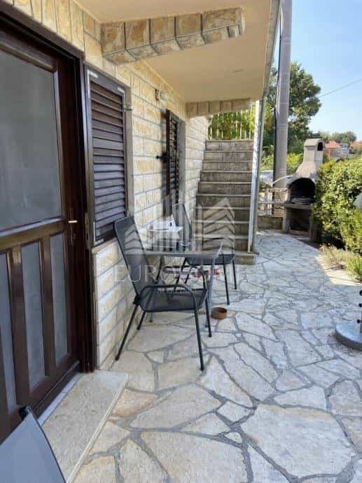 Dom w Donji Karin, Zadarska županija 11991843
